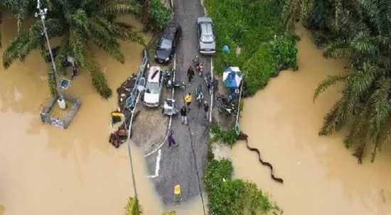 মালয়েশিয়ার বন্যায় নিহত ৫, বাস্তুচ্যুত ৪৩ হাজার