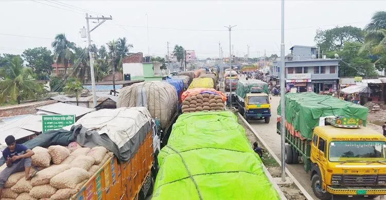 ভোমরা স্থলবন্দরে যে প্রভাব ফেলবে ভারতের নিষেধাজ্ঞা