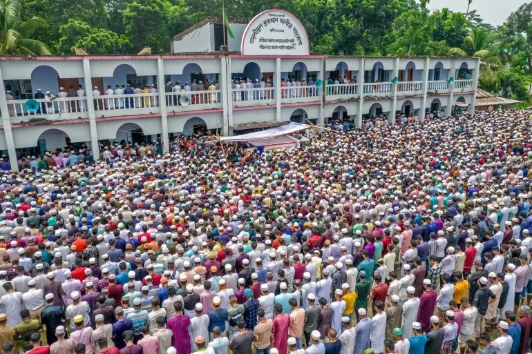 Sayedee laid to rest beside his elder son’s grave