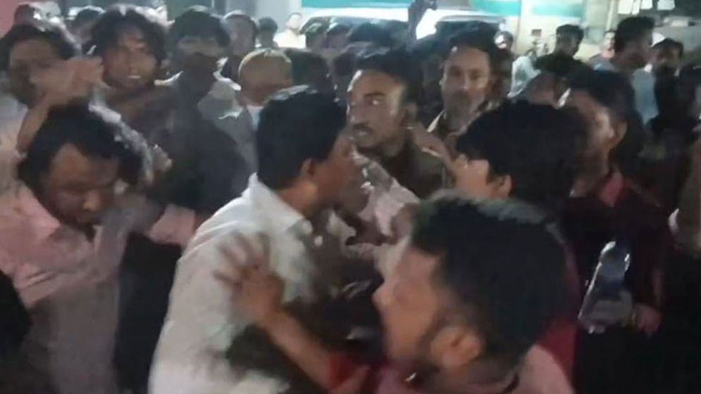 সাংবাদিক-69ea45d6ac8f4