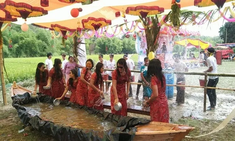 আনন্দে মাতোয়ারা তঞ্চঙ্গ্যা ও চাকমা সম্প্রদায়