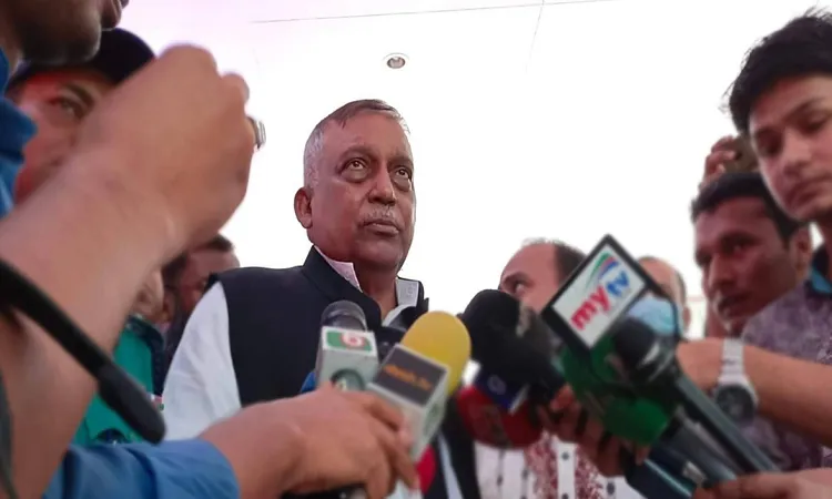 সুনির্দিষ্ট তথ্য ছাড়াই নিষেধাজ্ঞা দিয়েছে যুক্তরাষ্ট্র : স্বরাষ্ট্রমন্ত্রী