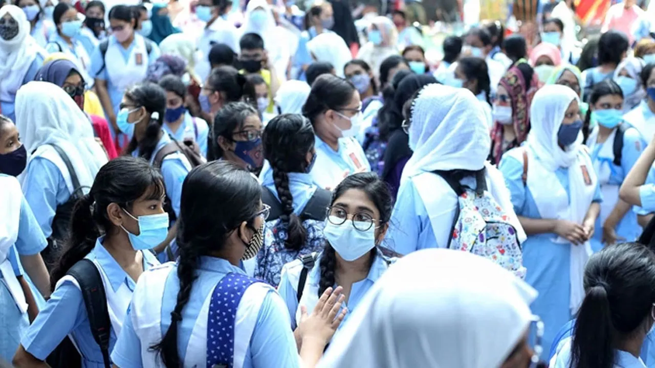 চার বছরে মাধ্যমিকে ১০ লাখ শিক্ষার্থী কমেছে : ব্যানবেইস