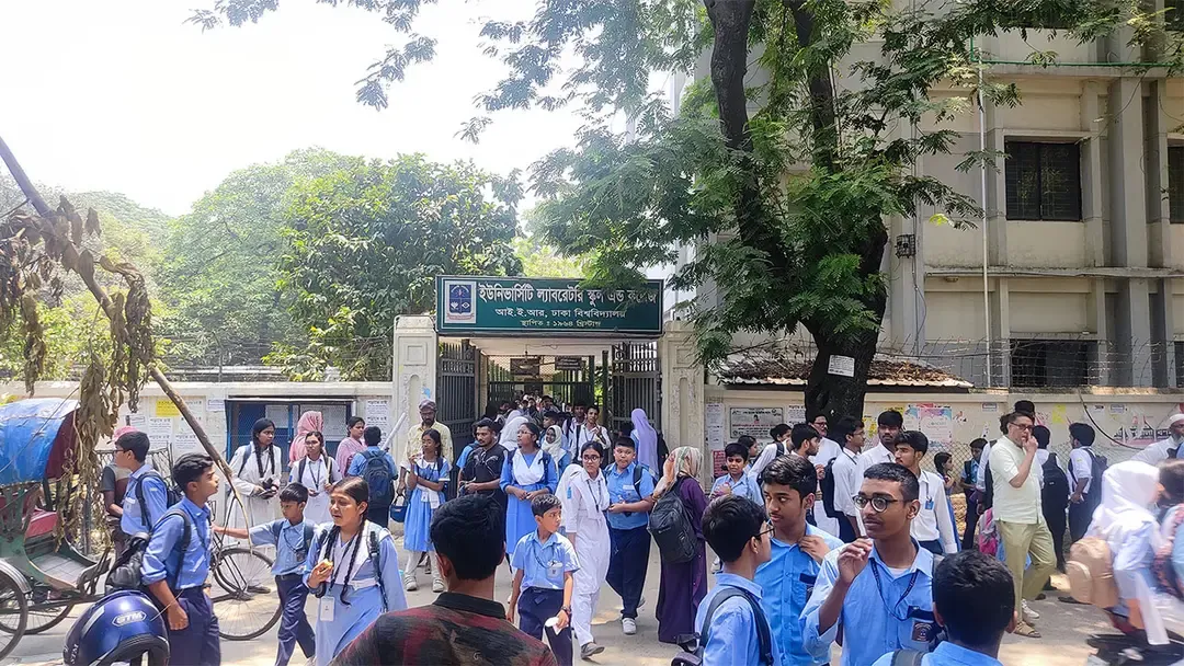 ঈদ-গ্রীষ্মের ছুটি শেষে আজ খুলেছে শিক্ষাপ্রতিষ্ঠান