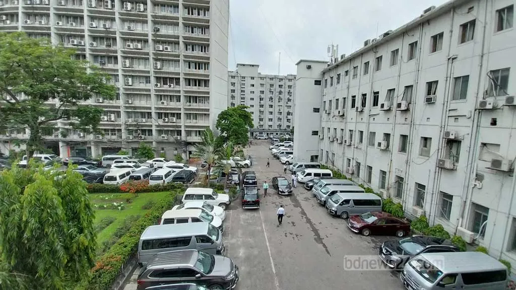 118 officers are additional secretaries