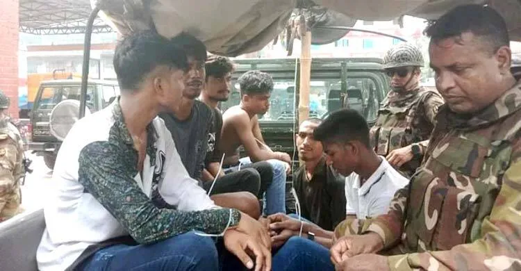 কারখানা ভাঙচুরের চেষ্টা, সেনাবাহিনীর হাতে আটক ৬