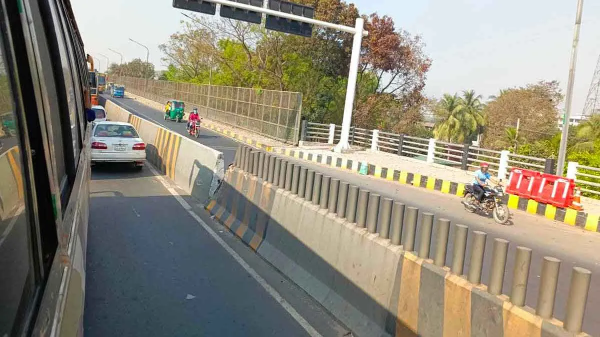 ১৬ দিন পর খুলে দেওয়া হলো পোস্তগোলা সেতু