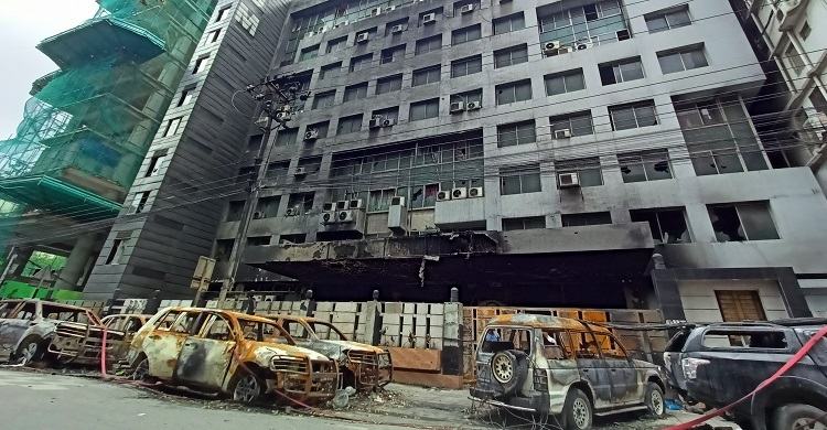 ঢাকায় গ্রেফতার ১৭৫৮