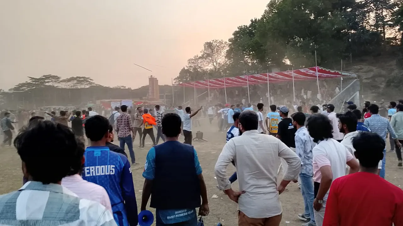 শাবিতে দুই পক্ষের সংঘর্ষে শিক্ষকসহ আহত ১৬