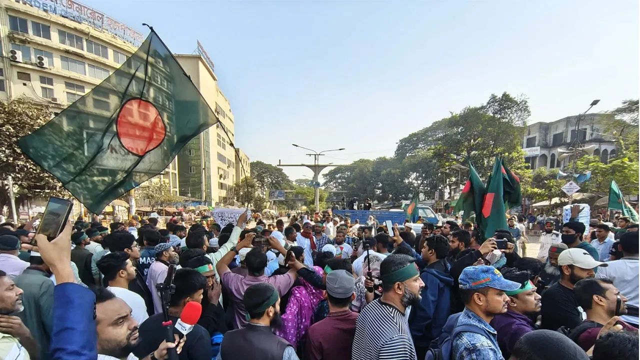 ‘আমরা সবাই হাদি হবো, যুগে যুগে লড়ে যাবো’