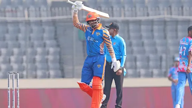 শামীমের ঝড় থামিয়ে জয়ে আসর শুরু খুলনার