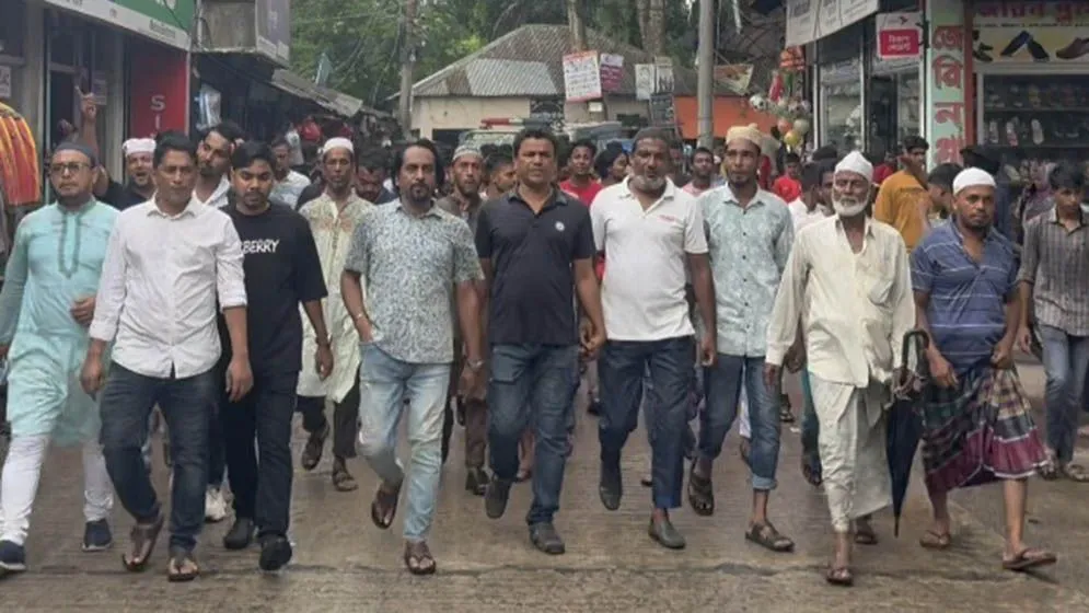 ছাত্রদলের দুপক্ষের সংঘর্ষে নিহত মাদ্রাসাছাত্রের লাশ নিয়ে বিক্ষোভ