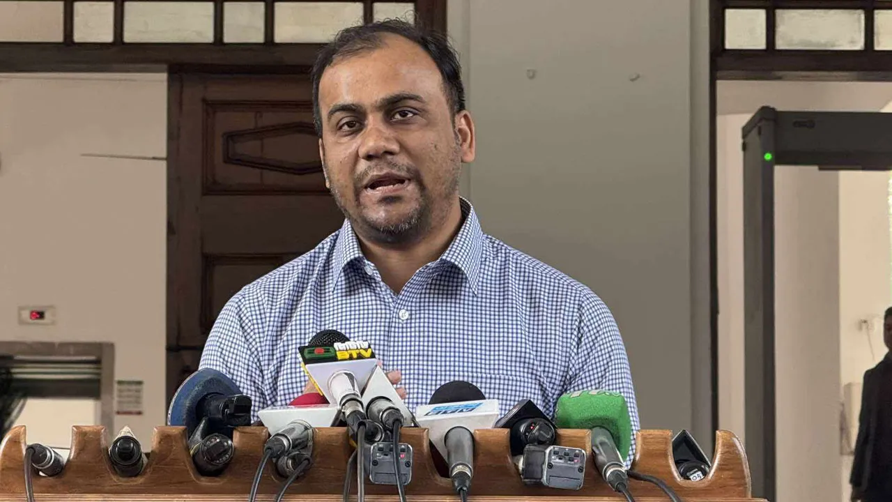 প্রতিহিংসার শিকার হয়েছি, মানবিক বিবেচনায় চাকরি ফেরত চাই