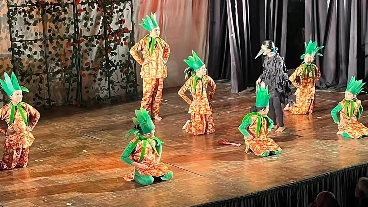 ‘মুস্তাফা মনোয়ার শিশু নাট্যোৎসব’
