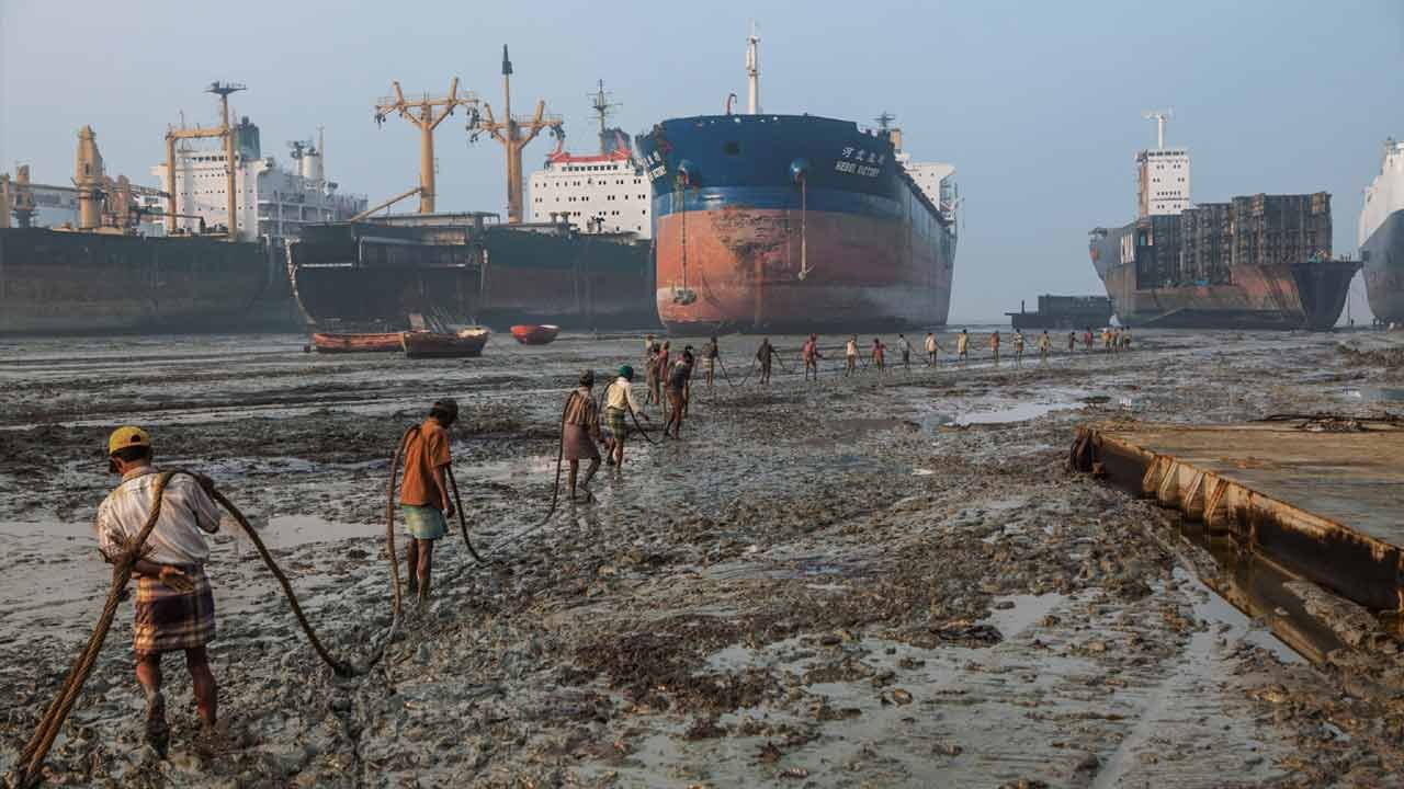 shipbreaking-industry-20250916125113