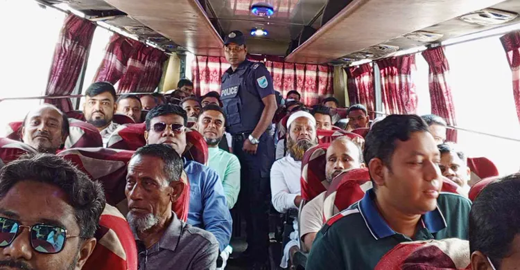 মহাসড়কে বেড়েছে পুলিশি তৎপরতা, পরিবহনে চলছে তল্লাশি