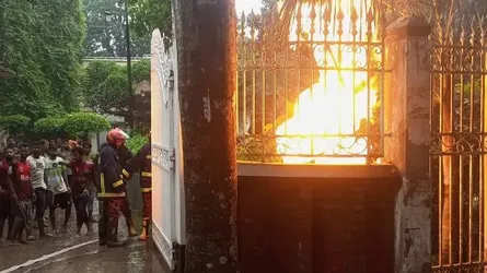 বজ্রপাতে বিদ্যুৎমন্ত্রী টুকুর বাসায় আগুন