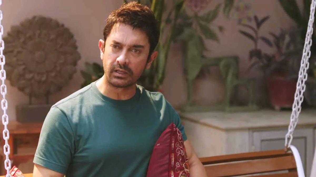 দীর্ঘ বিরতির পর প্রথম দিনে কত আয় করল আমিরের ছবি