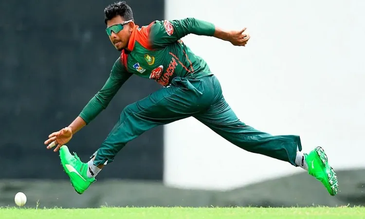 মোসাদ্দেকের স্পিনে কোণঠাসা জিম্বাবুয়ে