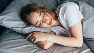 ভালো ঘুমের জন্য রাতে যা খাবেন