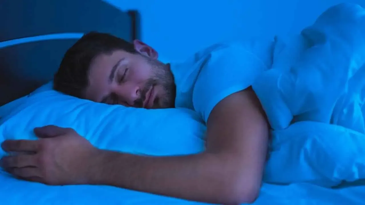 ঘুমের সময় যে ৯ কাজ সুন্নত