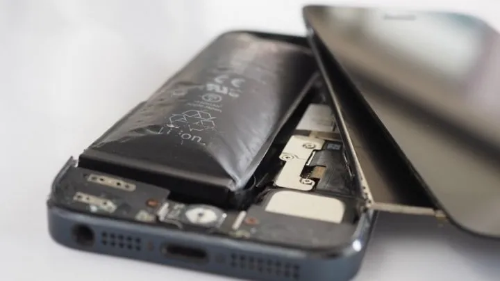 স্মার্টফোনের ব্যাটারি ফুলে গেলে করনীয় কী বর্জনীয় কী!