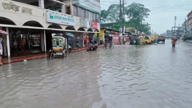 ভারী বর্ষণ ও পাহাড়ি ঢলে সুনামগঞ্জের ৪ উপজেলার যোগাযোগ বিচ্ছিন্ন