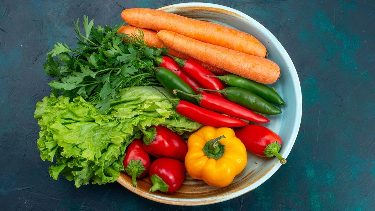 ক্যান্সারের বিরুদ্ধে লড়াই যে ৭ খাবার