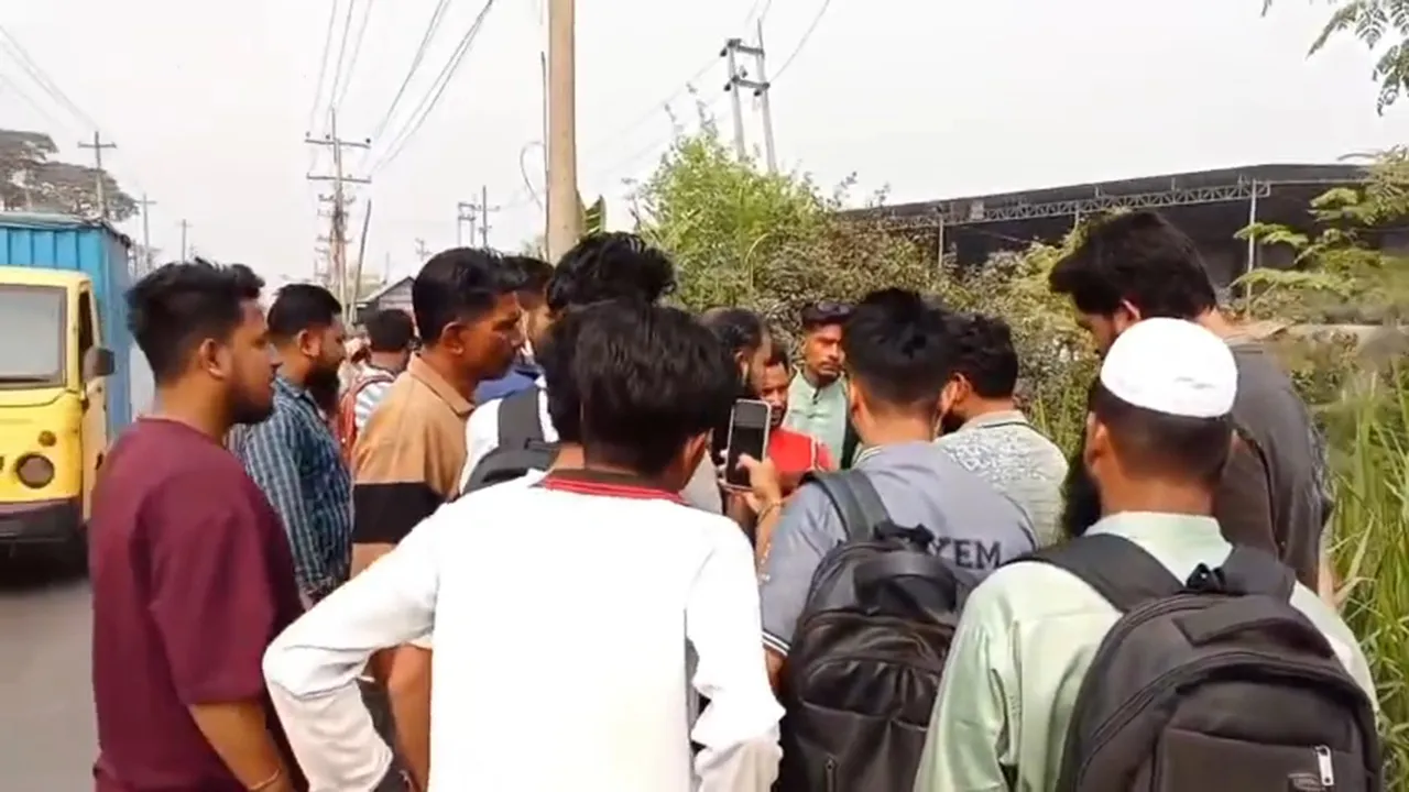 ফাঁকা গুলি ছুড়ে বিকাশ এজেন্টের ৩ লাখ টাকা ছিনতাইয়ের অভিযোগ