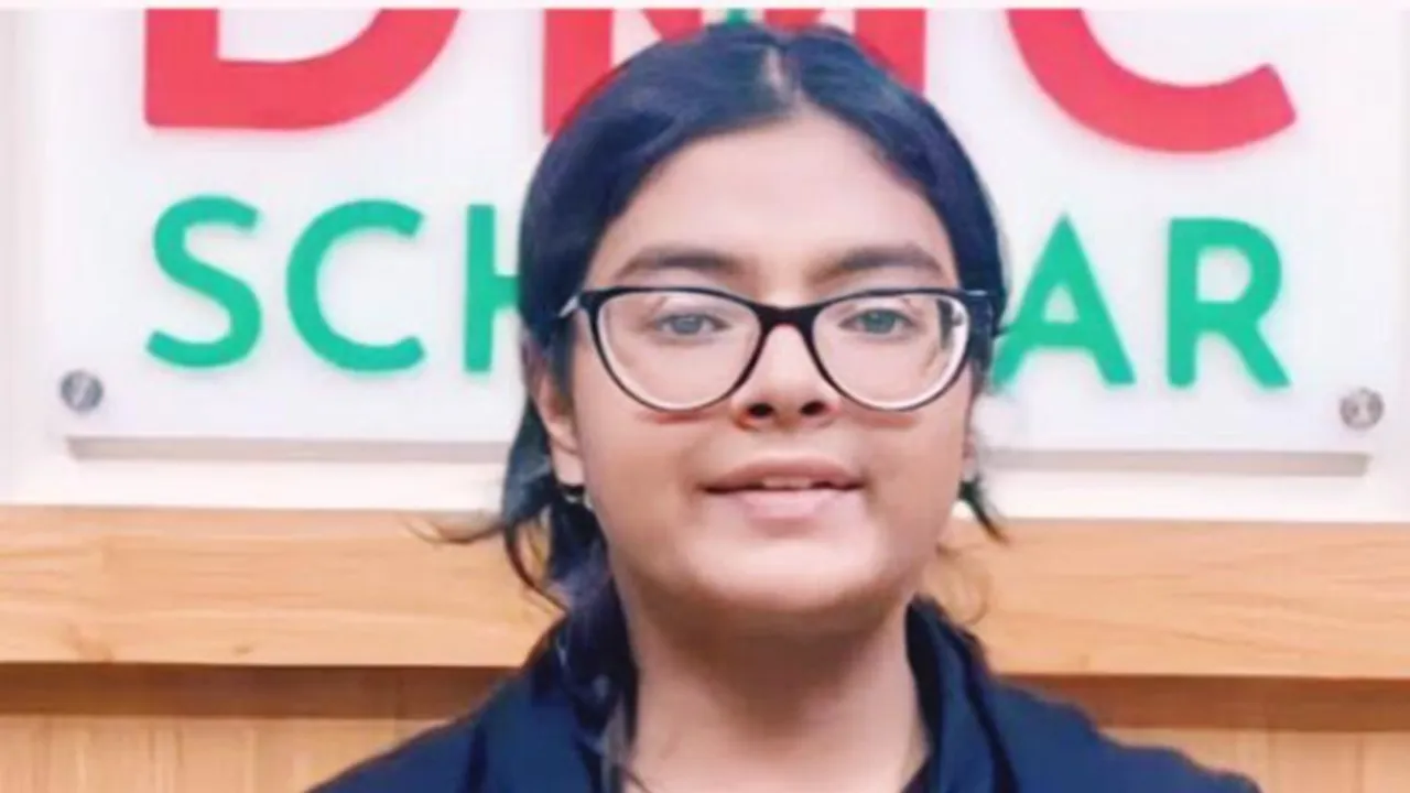 মেডিকেলে প্রথম হওয়া সর্বা : ‘মা-বাবা আমার সবচেয়ে বড় অনুপ্রেরণা’