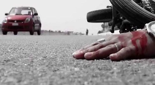 মোটরসাইকেলে ট্রাকের ধাক্কা, ২ যুবক নিহত