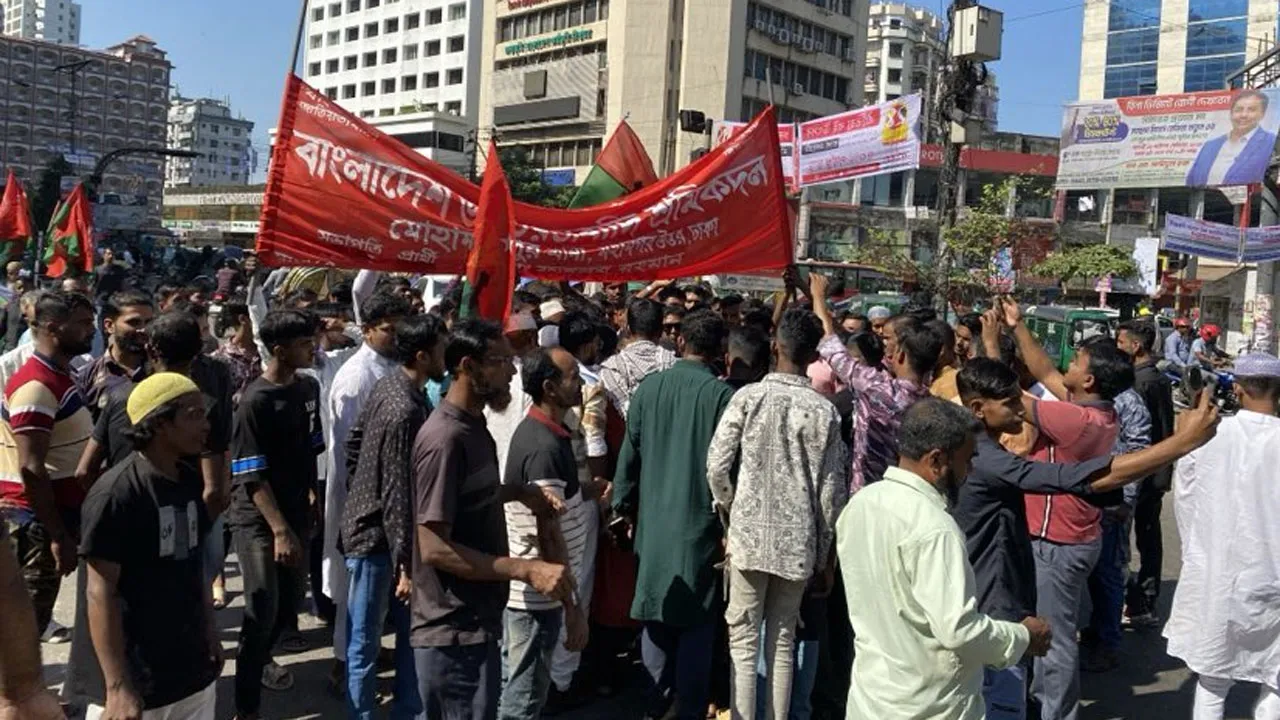 শোভাযাত্রায় অংশ নিতে নয়াপল্টনে জড়ো হচ্ছেন বিএনপি নেতাকর্মীরা