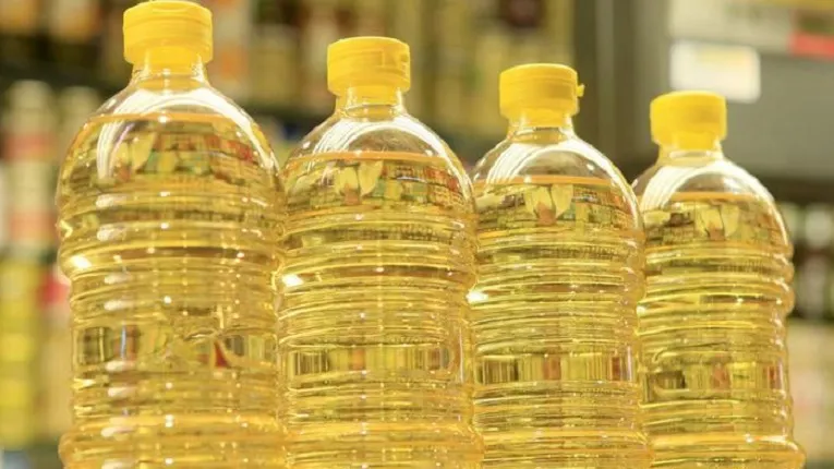 Refiners cut soybean oil, sugar prices