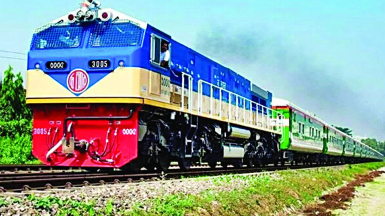 পূজার ছুটিতে পূর্বাঞ্চলে ৪ জোড়া স্পেশাল ট্রেন
