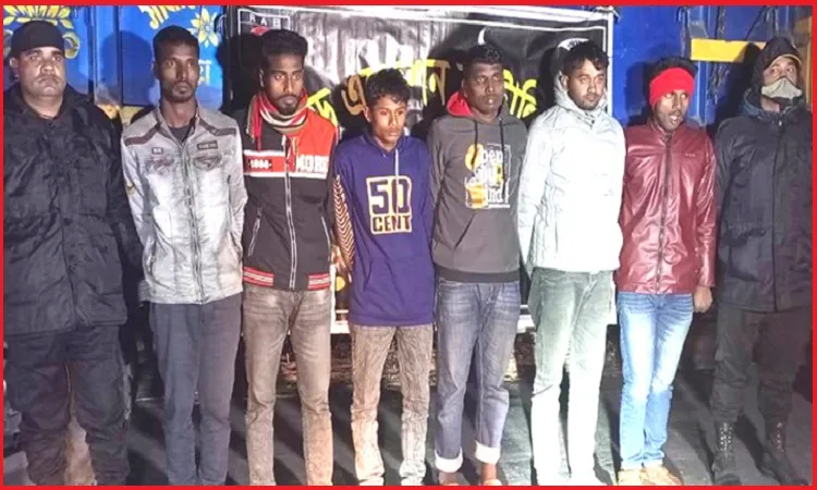 ১২০০ বস্তা সার পাচারকালে ৬ জনকে আটক করেছে র‌্যাব