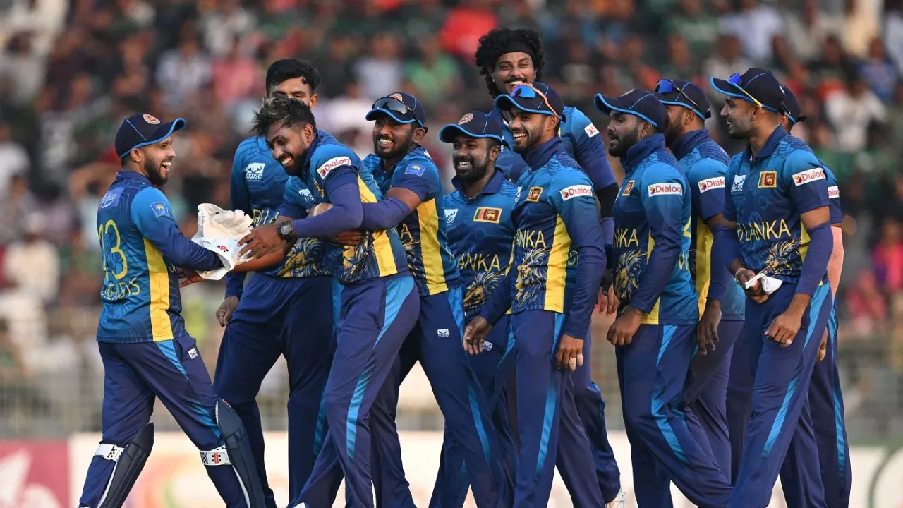 সিরিজের মাঝপথেই নতুন কোচ নিয়োগ শ্রীলঙ্কার
