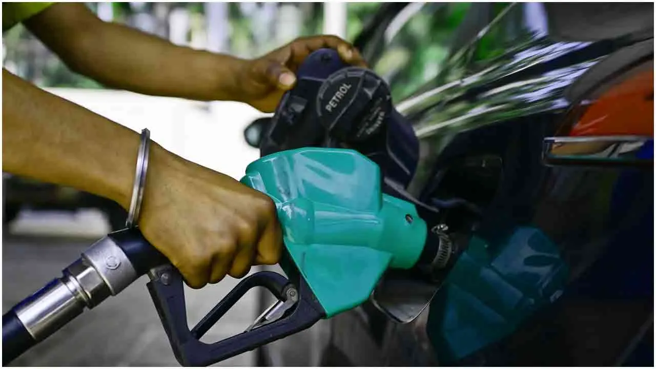 দ্বিতীয় দফায় জ্বালানির দাম ২৫% বাড়ালো শ্রীলঙ্কা