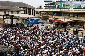 Sri Lanka workers defy strike ban