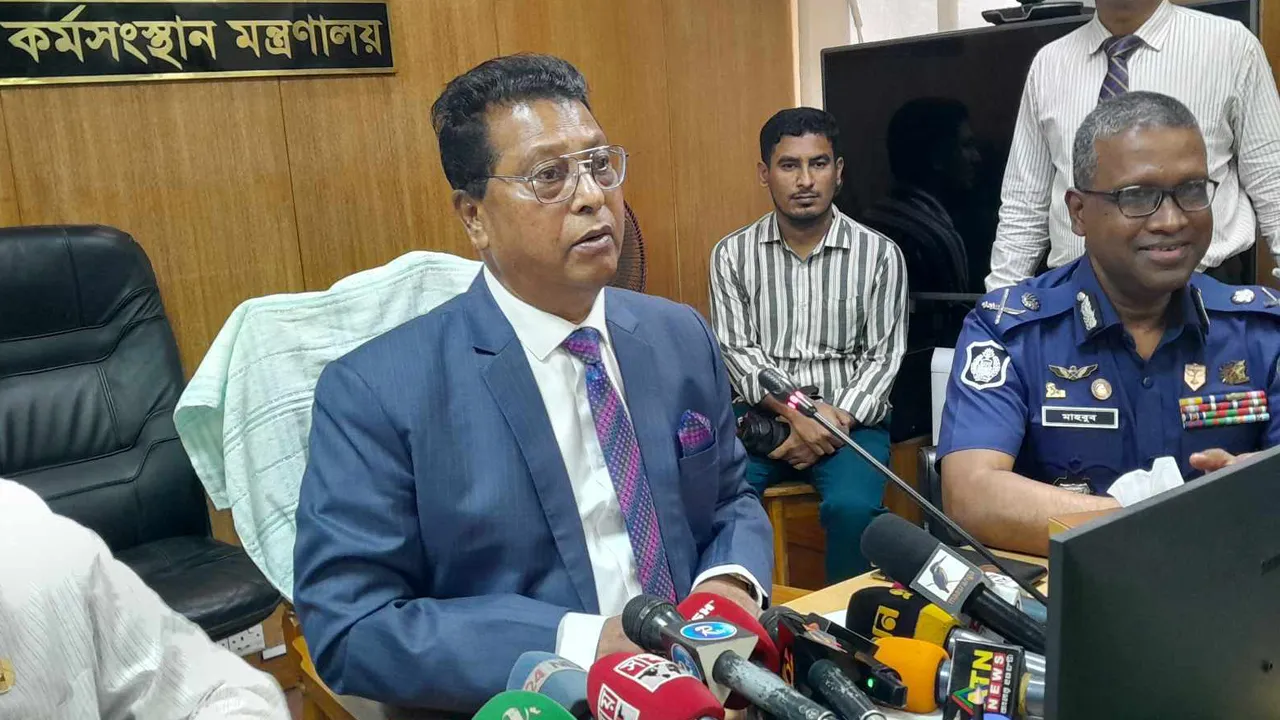 ঈদের ছুটির আগে শ্রমিকদের বেতন-বোনাস দেওয়ার নির্দেশ : কর্মসংস্থান প্রতিমন্ত্রী