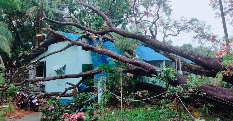 কালবৈশাখীতে লন্ডভন্ড চট্টগ্রাম
