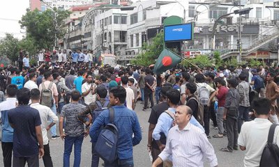 student-movement-in-science-lab-dhaka-college-20240707140406