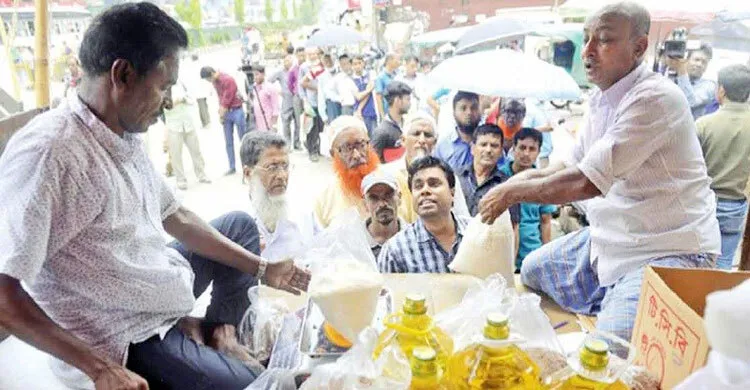 চিনির দাম কেজিতে ৩০ টাকা বাড়ালো টিসিবি