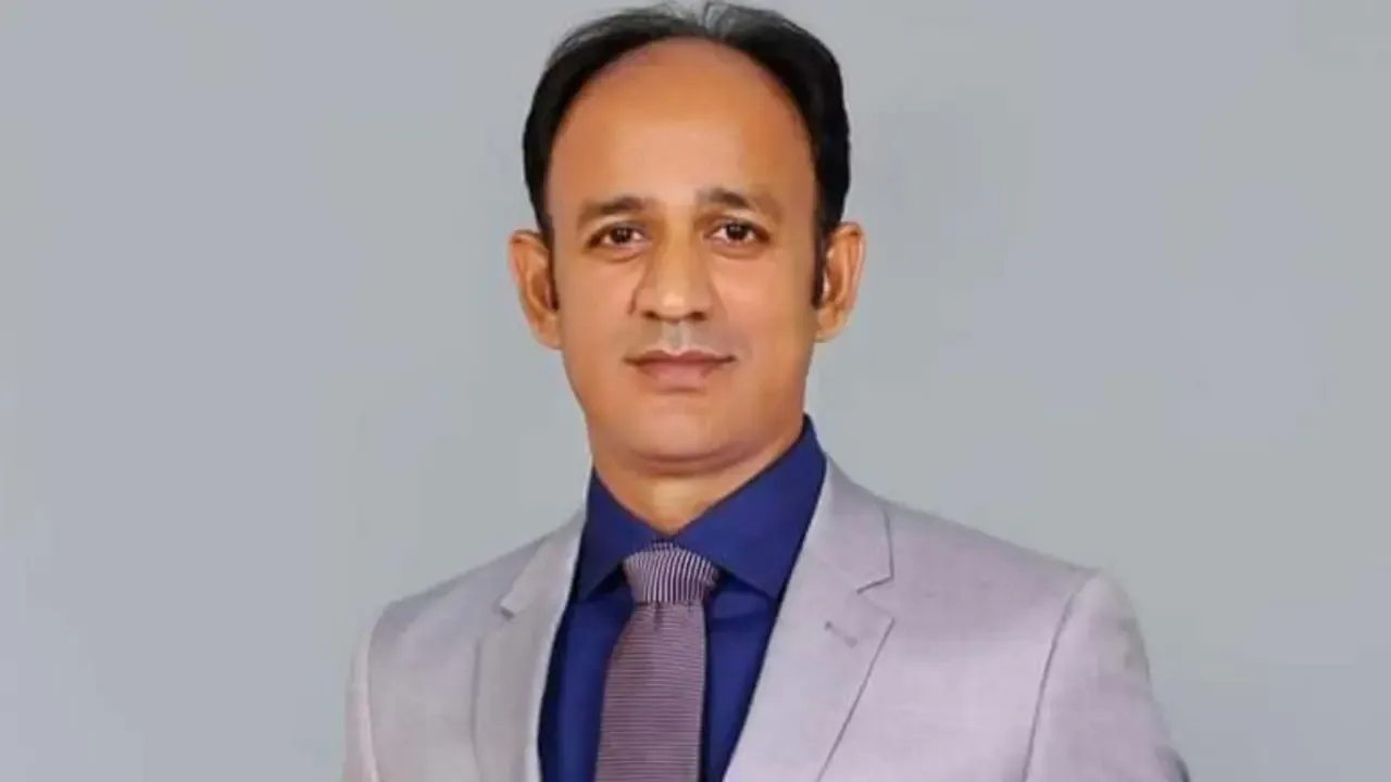দুই মামলায় ব্যারিস্টার সুমনের জামিন স্থগিত