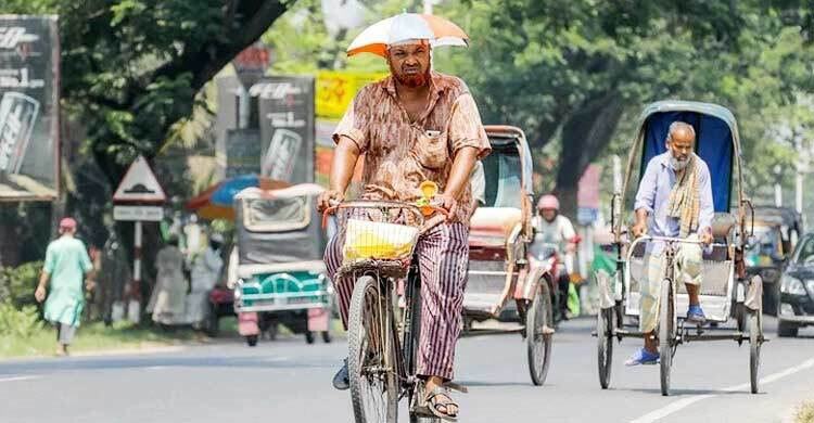 ১৯ জেলায় তাপপ্রবাহ, সোমবার থেকে বৃষ্টি বাড়তে পারে
