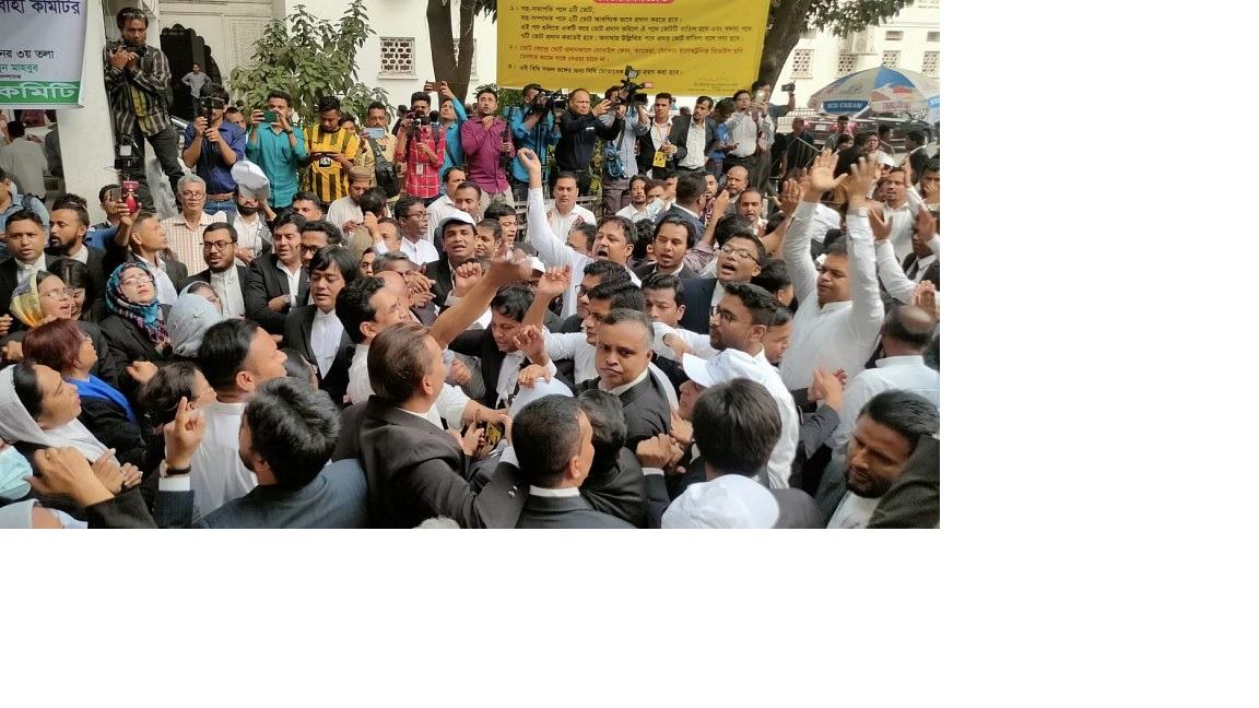 SCBA election: Scuffles between pro-AL and BNP lawyers again