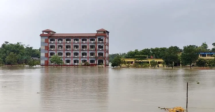 সিলেটে তিন নদীর পানি বিপৎসীমার ওপরে