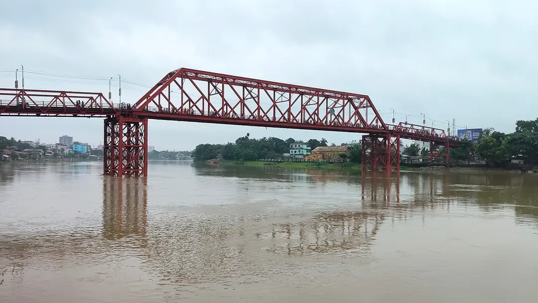 সিলেটে সুরমা ও কুশিয়ারার দুই পয়েন্টে পানি বিপৎসীমার ওপরে