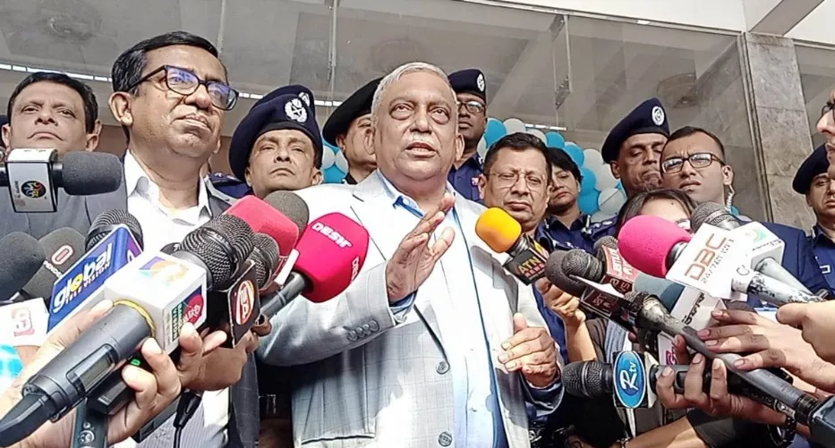 সমাবেশে খালেদা জিয়া যোগ দিলে আদালত ব্যবস্থা নেবেন: স্বরাষ্ট্রমন্ত্রী