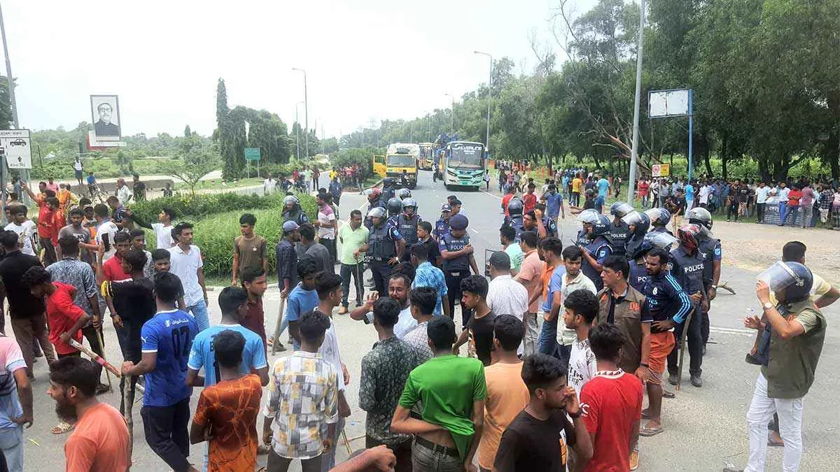 উত্তরবঙ্গের ২২ জেলার প্রবেশপথ অবরোধ