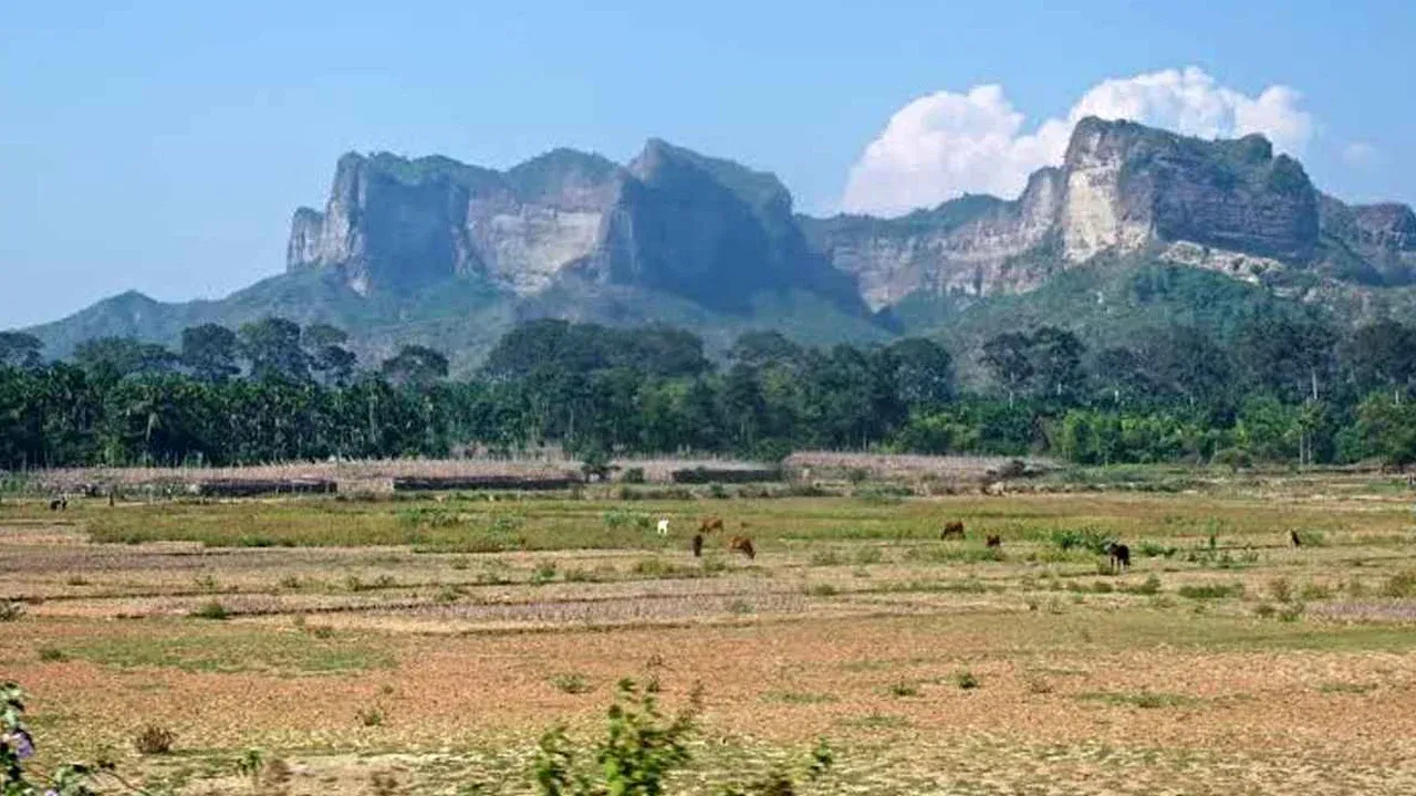মিয়ানমার থেকে আসা গুলিতে টেকনাফে শিশু নিহত